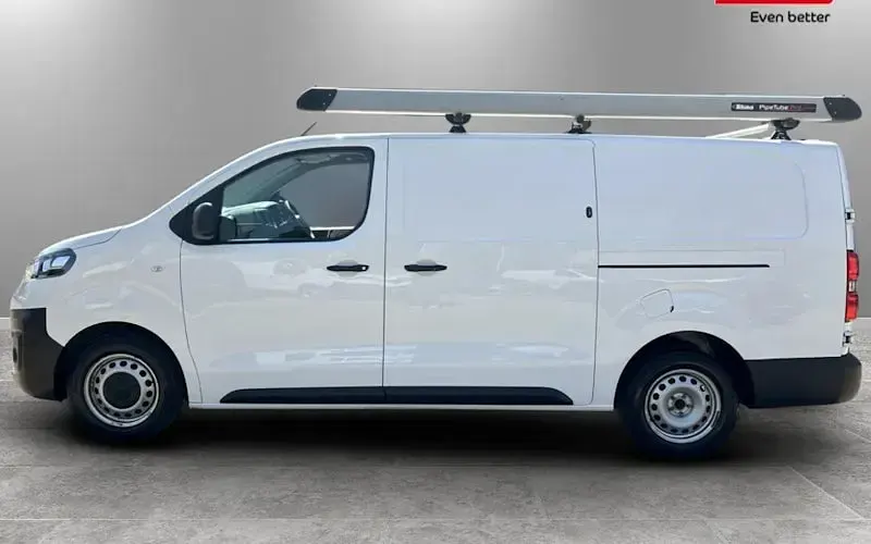 Used Vauxhall Vivaro 101 HP (74 kW) 2022 White MPV