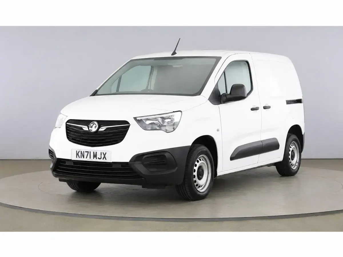 Used Vauxhall Combo Edition 75 HP (55 kW) 2021 White MPV
