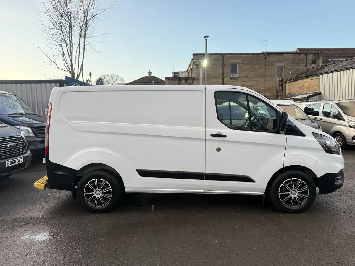 Used Ford Transit Custom 130 HP (95 kW) 2018 White Van