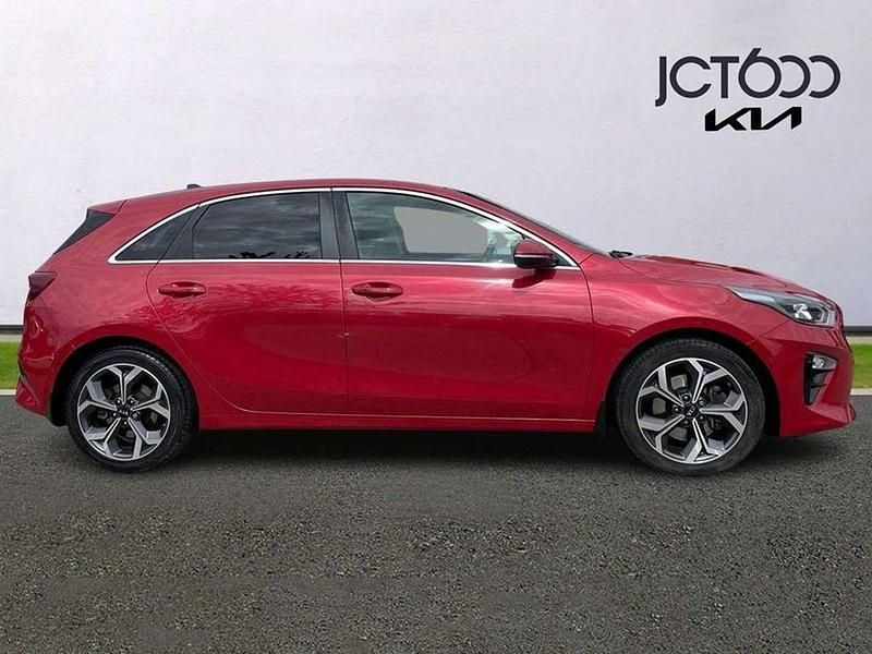 Usado Kia Ceed First Edition 2018 Vermelho Citadino