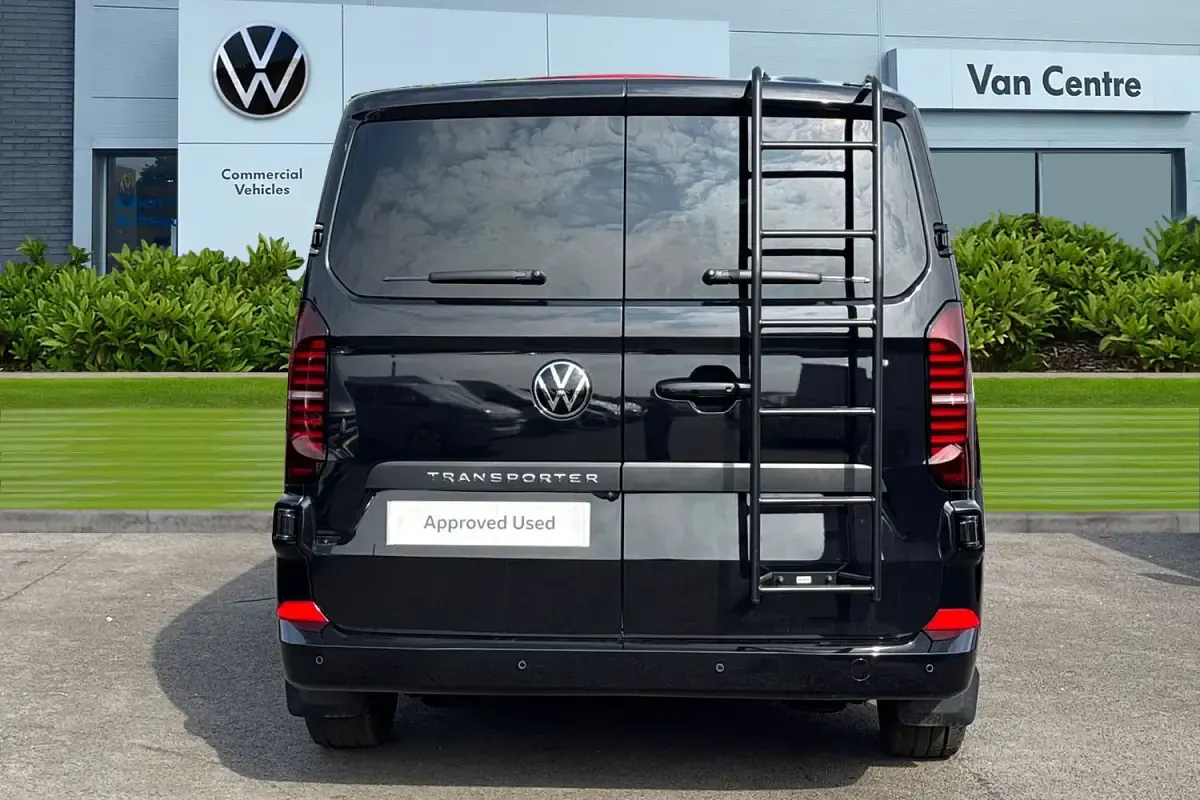 New VW Transporter Pro 170 HP (125 kW) 2026 Black Van
