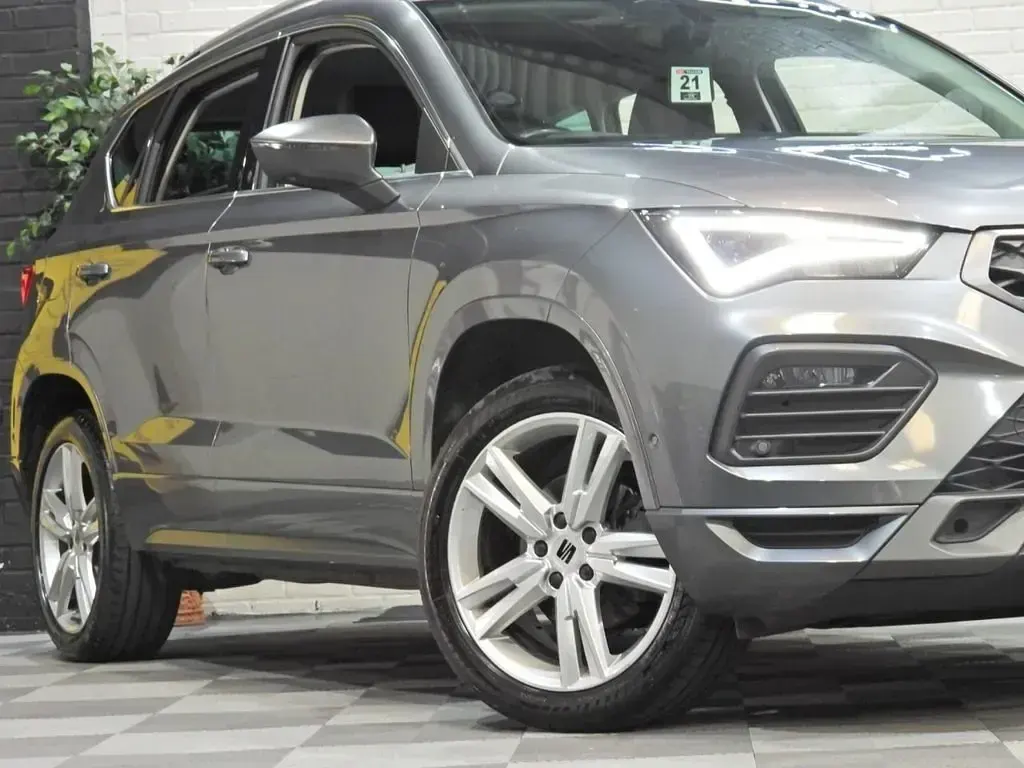 Usado Seat Ateca FR 150 HP (110 kW) 2023 Cinzento SUV