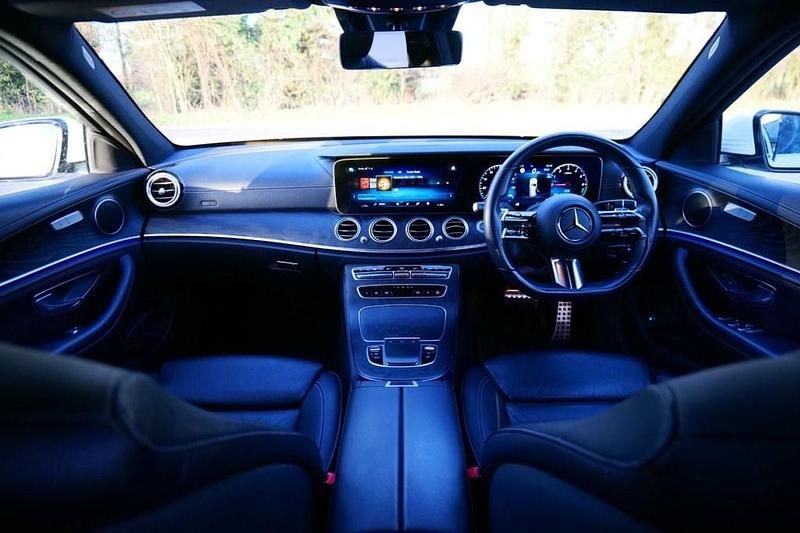 Used Mercedes E300 AMG line 306 HP (225 kW) 2021 White Estate