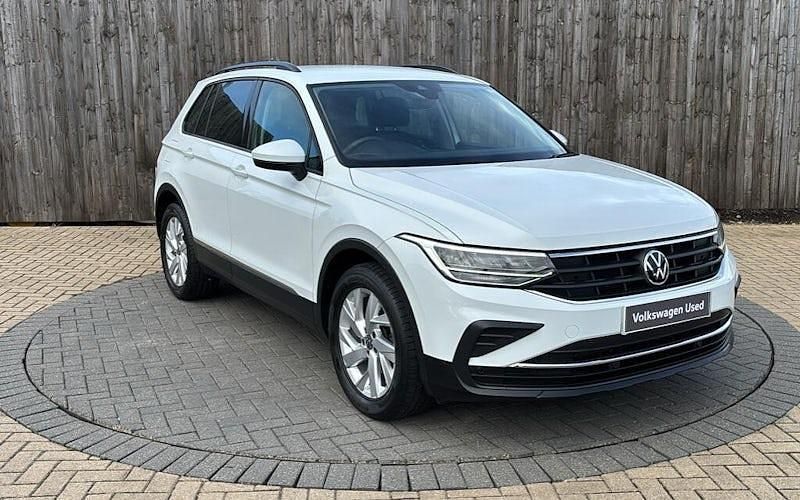 Used 2024 VW Tiguan Life SUV | £19,599 (Super price) - Image 1/4