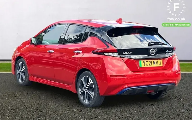 Used Nissan Leaf N-Connecta 110 kW (150 HP) 2021 Red Hatchback