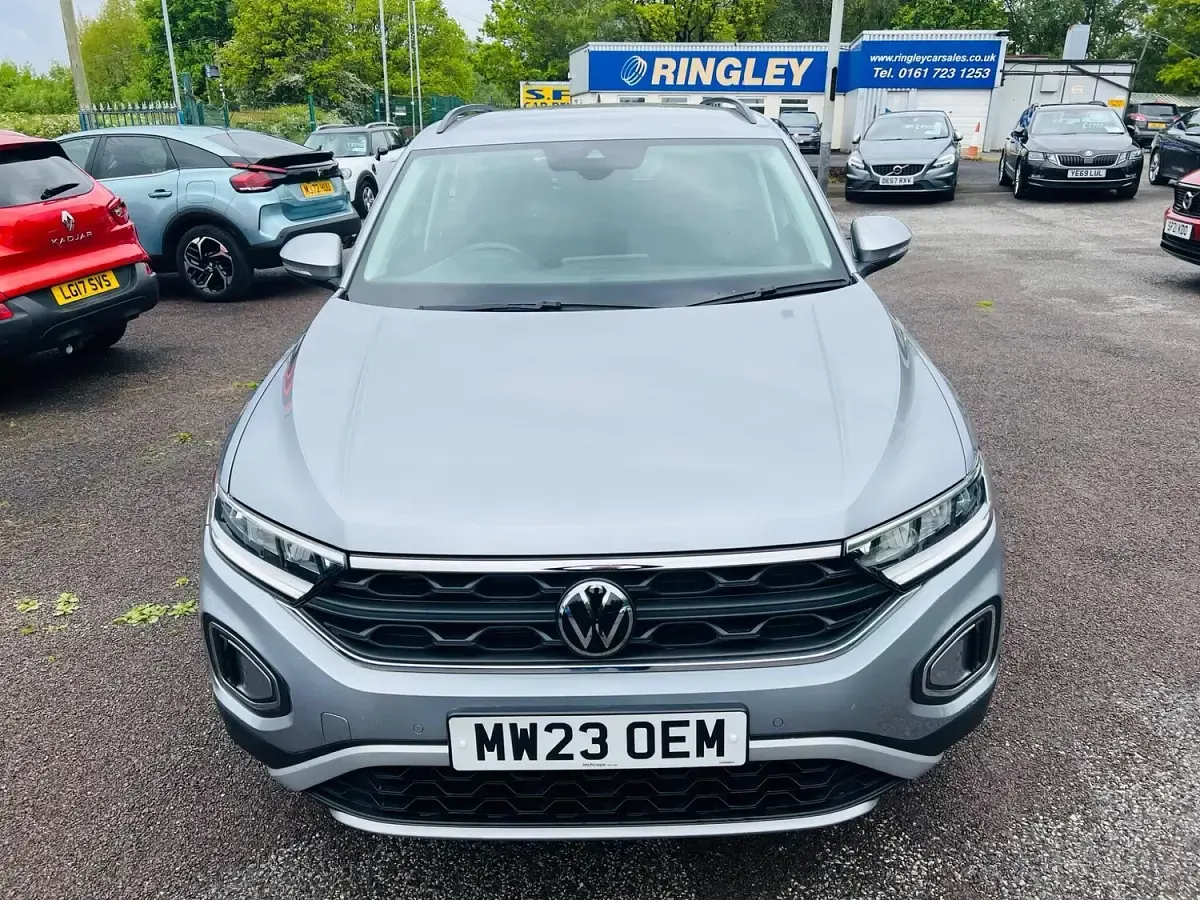 Used VW T-Roc Life 150 HP (110 kW) 2023 Silver SUV