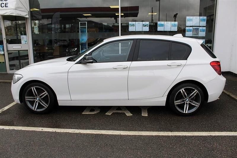 Used BMW 116 Sport Line 2012 White Hatchback