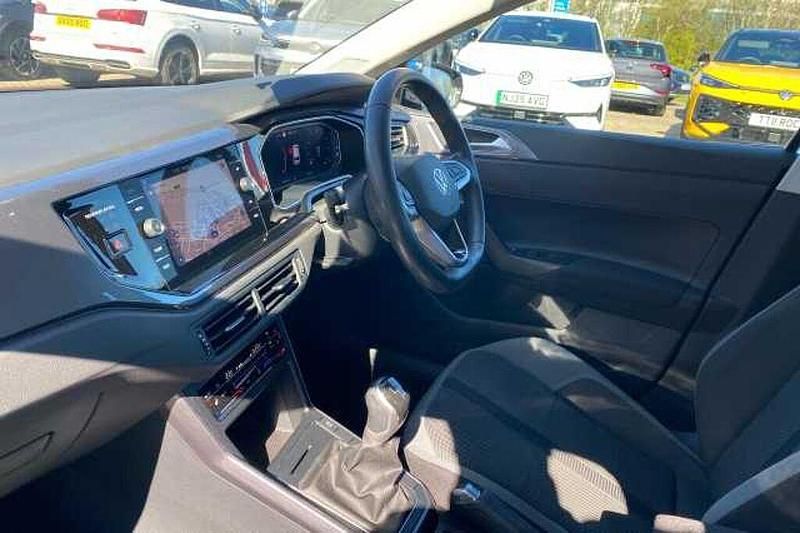 Begagnad VW Polo 95 HK (69 kW) 2023 Halvkombi