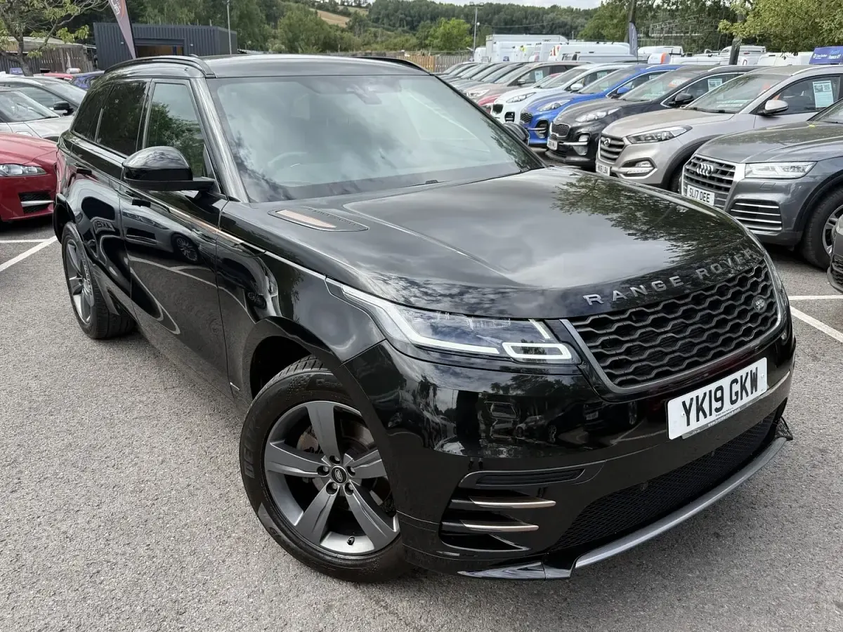 Used Land Rover Range Rover Velar R-Dynamic 179 HP (131 kW) 2019 Black SUV