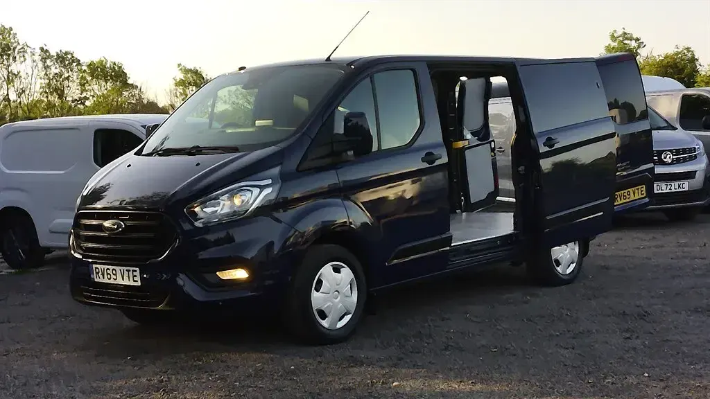 Used Ford Transit Custom Trend 130 HP (95 kW) 2019 Blue Van