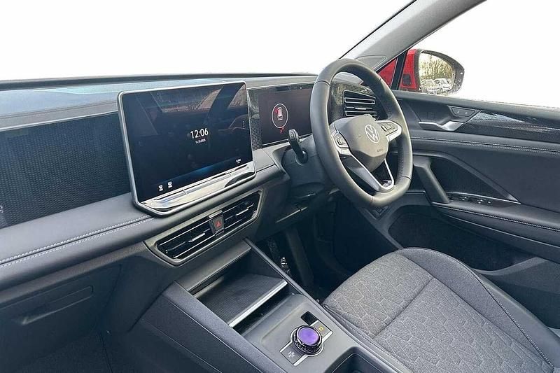 Used VW Tiguan Match 150 HP (110 kW) 2025 Persimmon red SUV