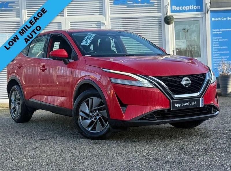 Used Nissan Qashqai Acenta Premium 158 HP (116 kW) 2022 Red SUV