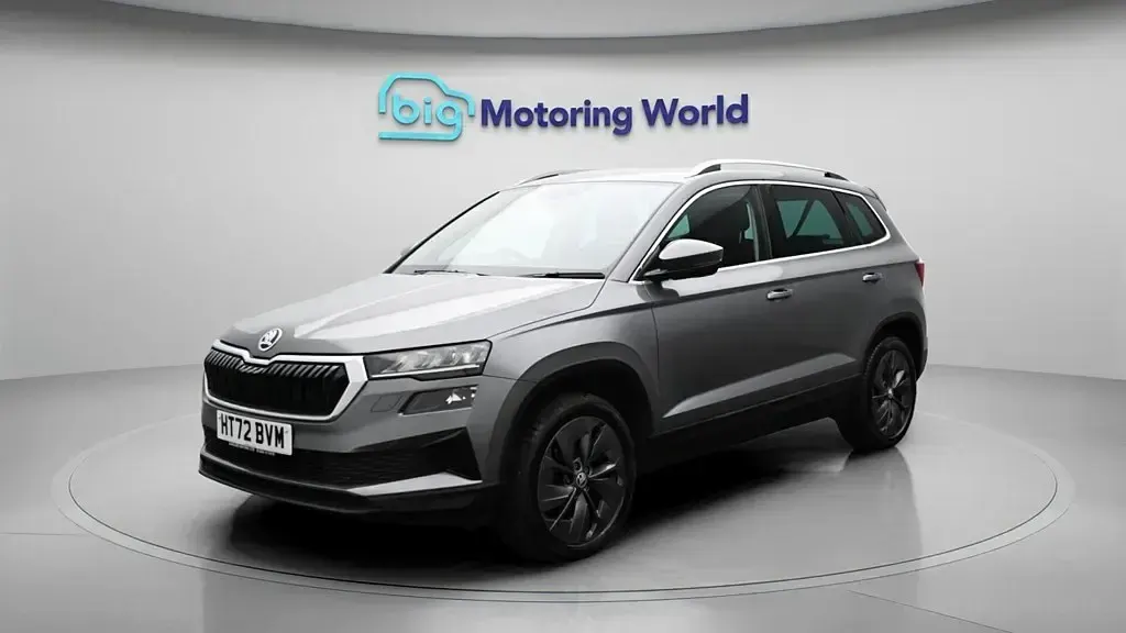 Usado Skoda Karoq SE L 110 CV (80 kW) 2023 Gris SUV