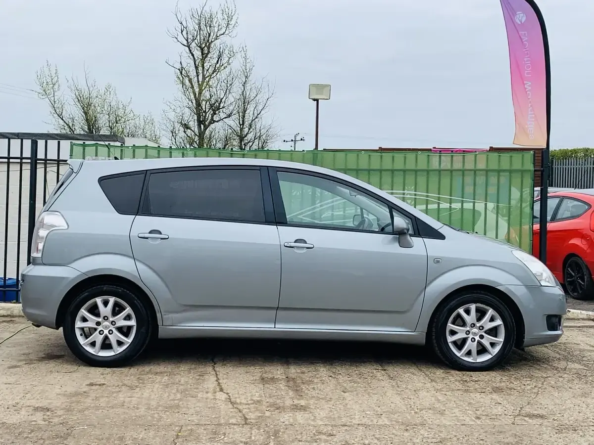 Used Toyota Corolla Verso SR 2008 Silver MPV