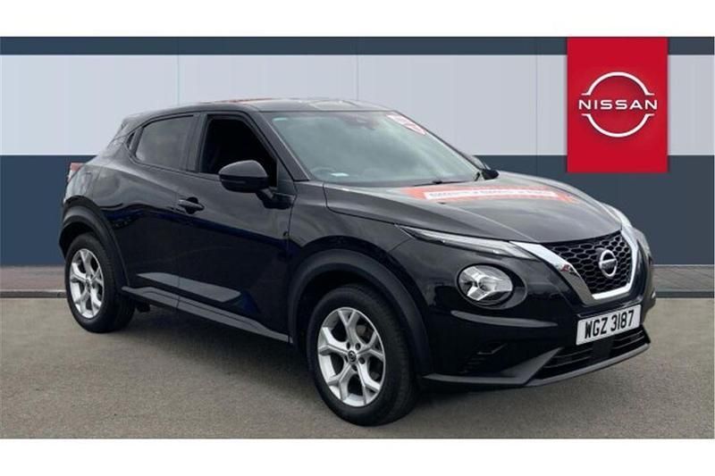 Black Used 2022 Nissan Juke N-Connecta SUV | £12,840 (Fair price) - Image 1/4