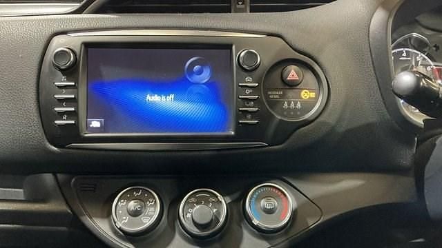 Used Toyota Yaris 111 HP (81 kW) 2019 Silver Hatchback