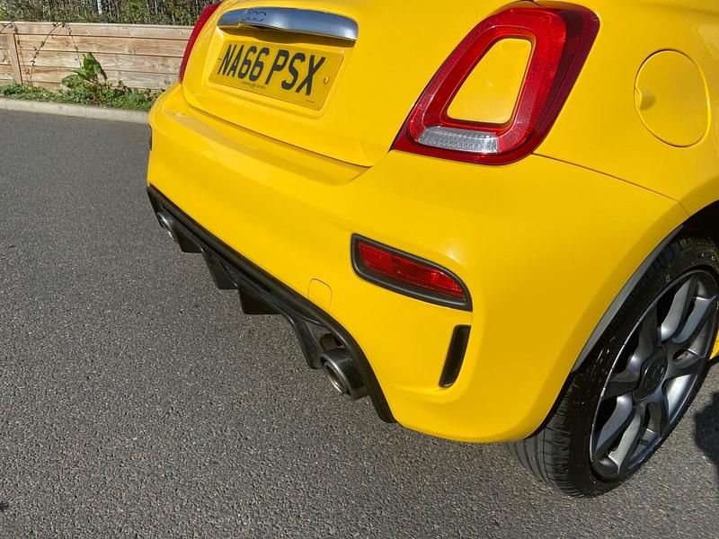 Used Abarth 595 145 HP (106 kW) 2016 Yellow Hatchback