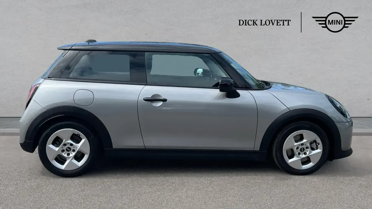 Used Mini Cooper Hatch 154 HP (113 kW) 2024 Silver Hatchback