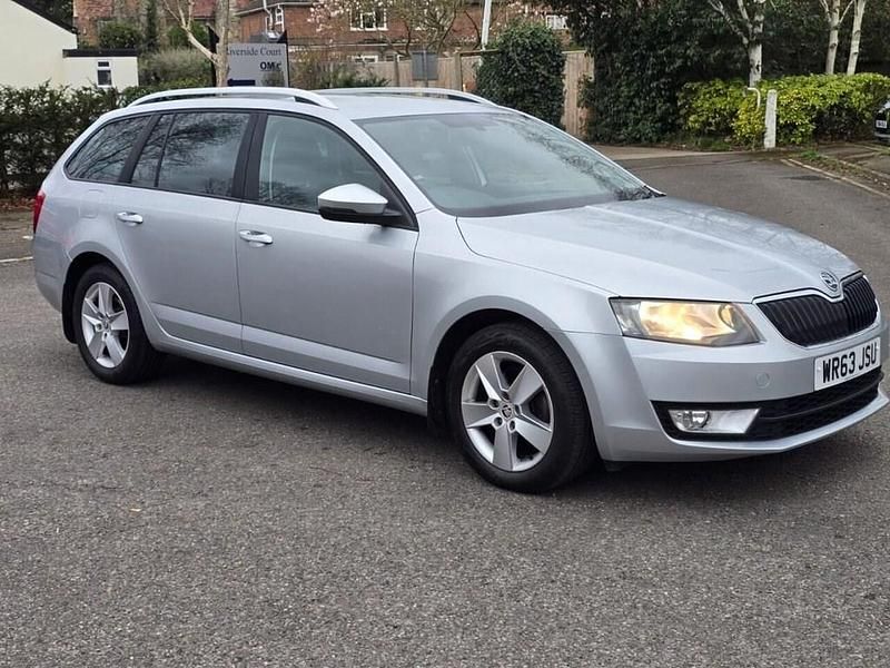 Used Skoda Octavia SE 105 HP (77 kW) 2013 Silver Estate