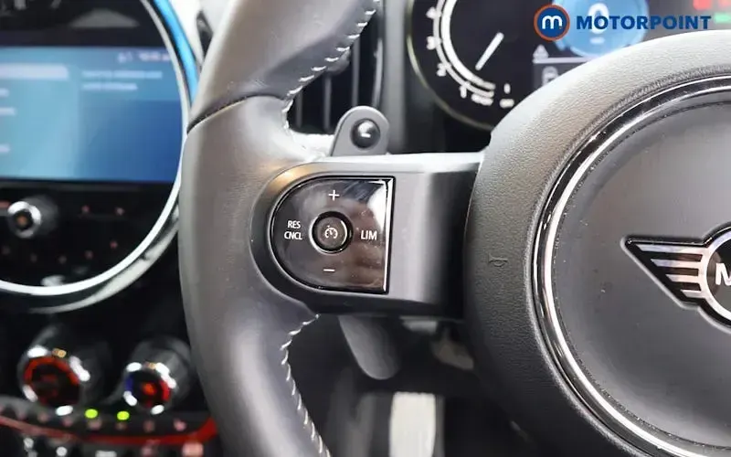 Used Mini Cooper S Countryman Comfort 178 HP (130 kW) 2022 Red SUV
