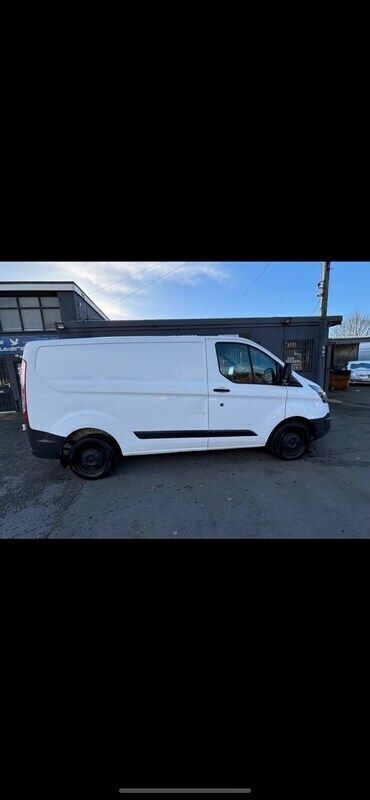 White Used 2017 Ford Transit Custom Van | £5,495 (A bit pricey) - Image 1/4