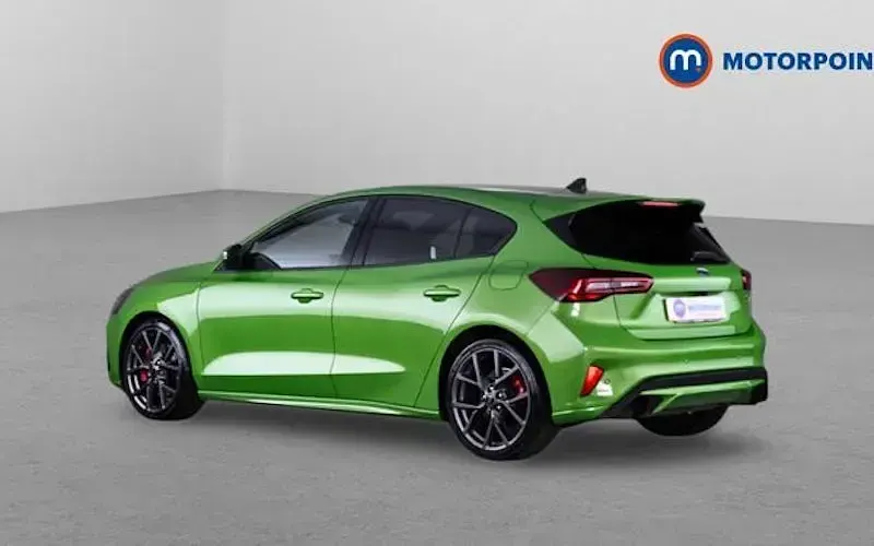 Used Ford Focus ST 280 HP (205 kW) 2023 Green Hatchback