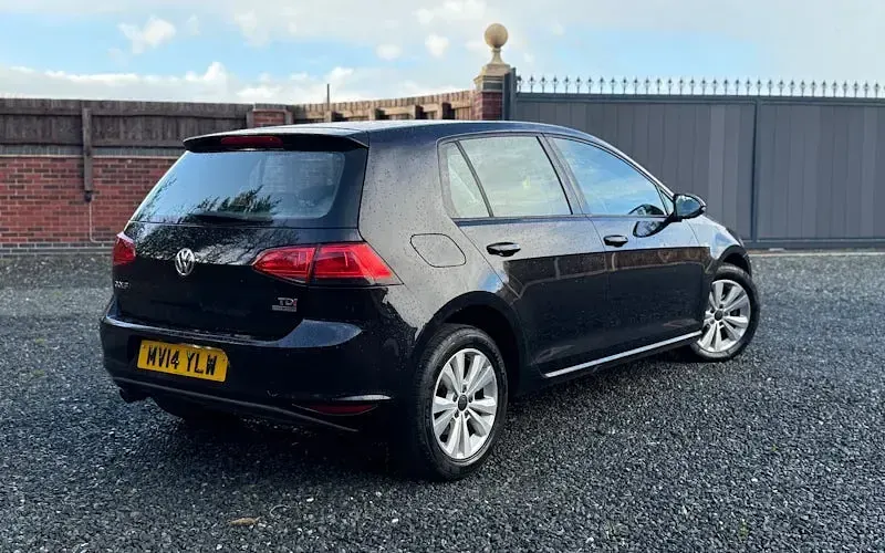 Used VW Golf VII SE 105 HP (77 kW) 2014 Black Hatchback