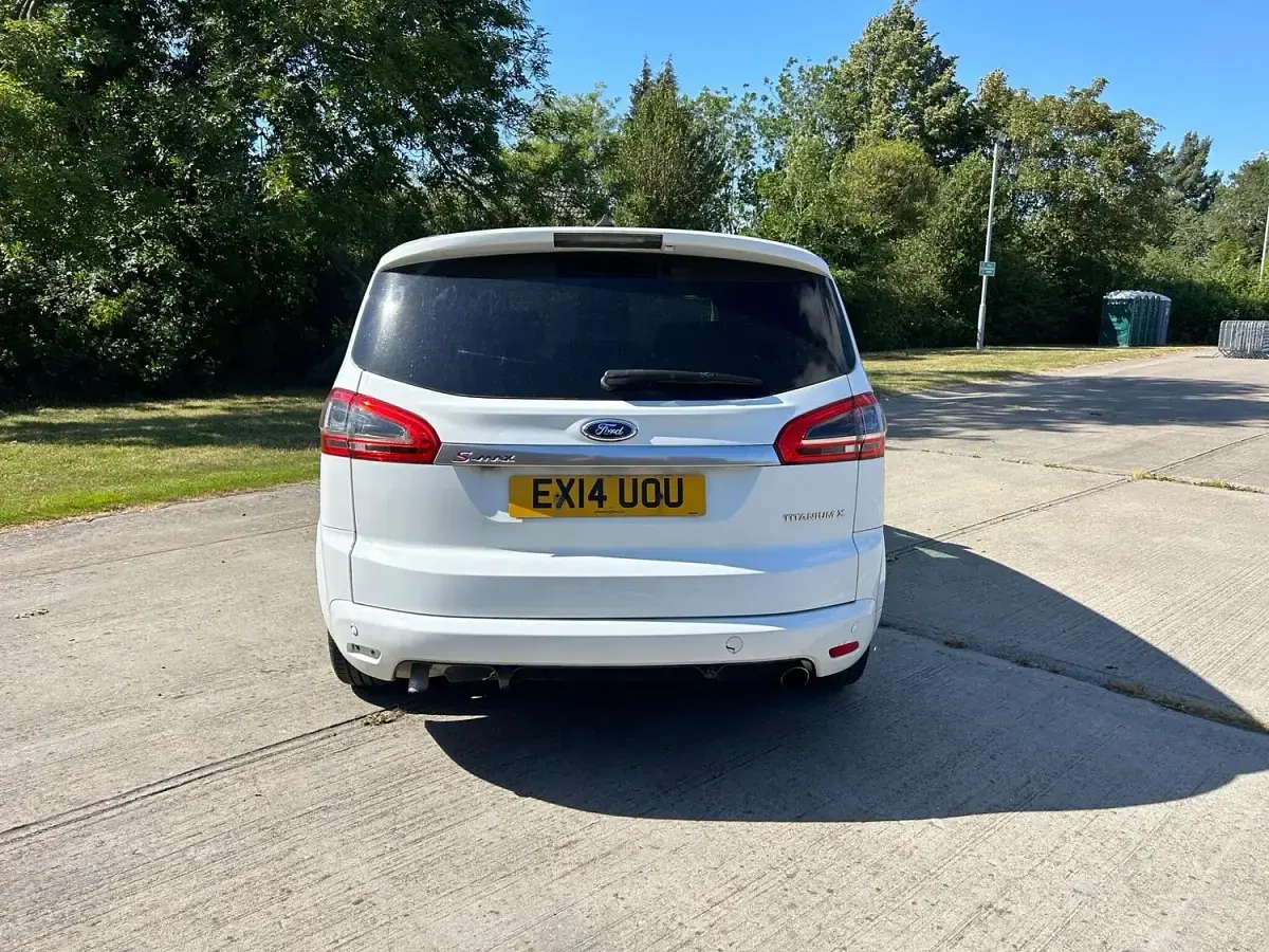 Used Ford S-MAX Titanium X 200 HP (147 kW) 2014 White MPV