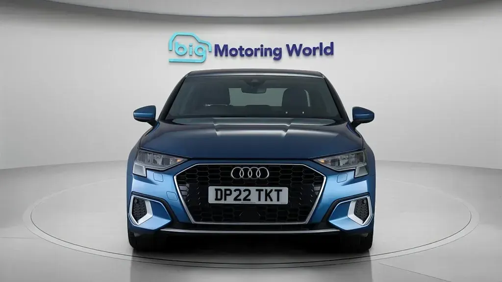 Begagnad Audi A3 Sport 150 HK (110 kW) 2022 Blå Sedan