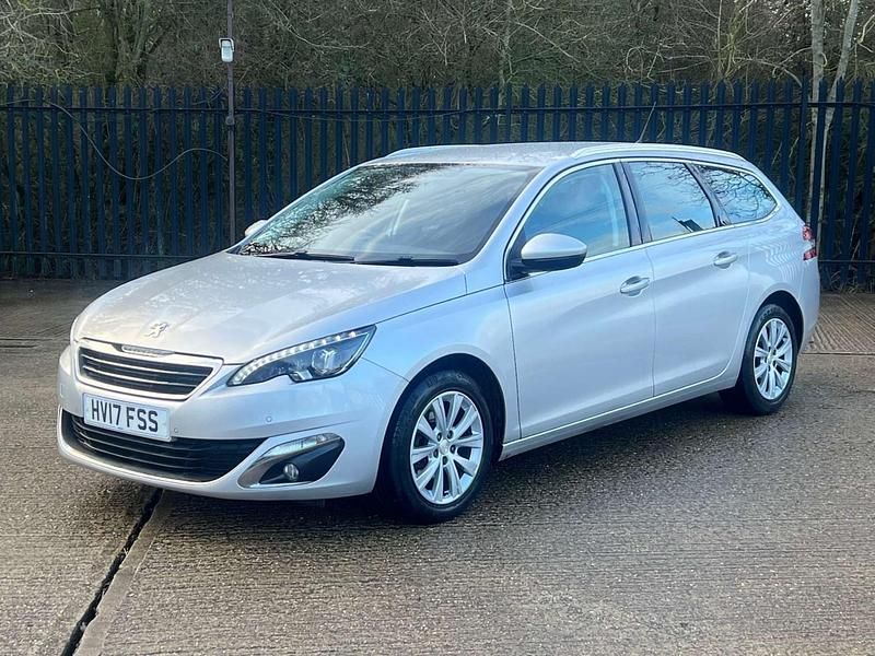 Used Peugeot 308 SW Allure 120 HP (88 kW) 2017 Silver Estate