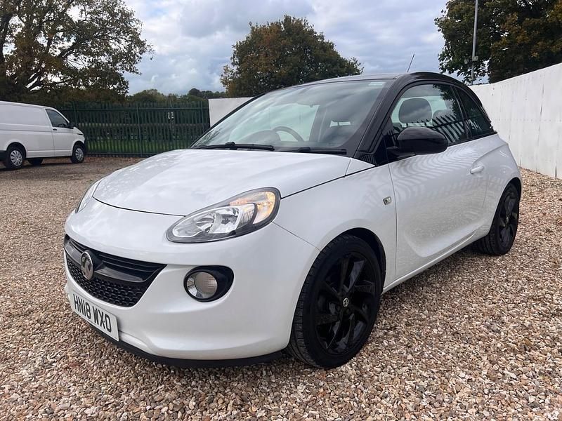 Begagnad Vauxhall Adam S 70 HK (51 kW) 2018 Vit Halvkombi