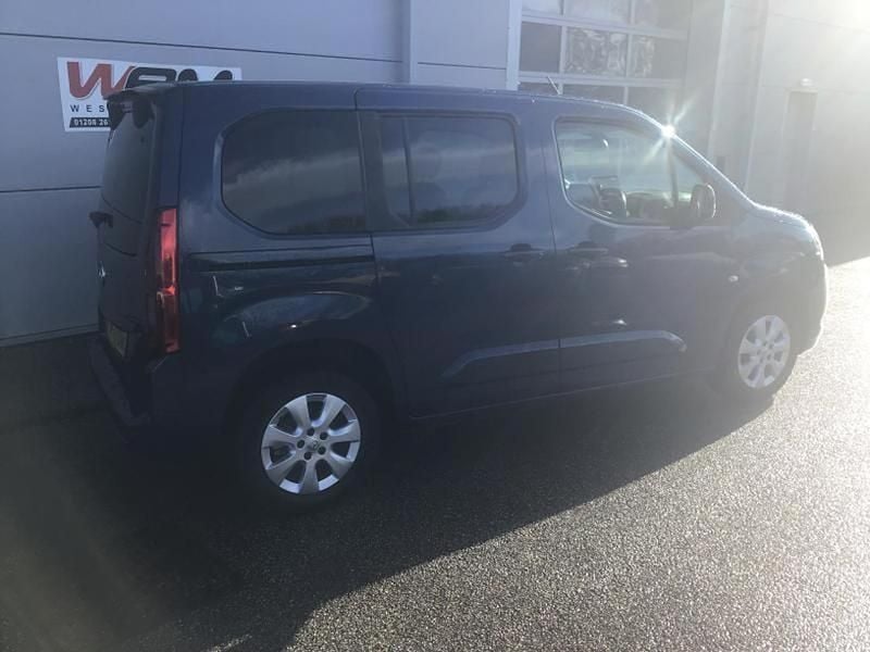 Used Vauxhall Combo S 99 HP (72 kW) 2022 Blue MPV