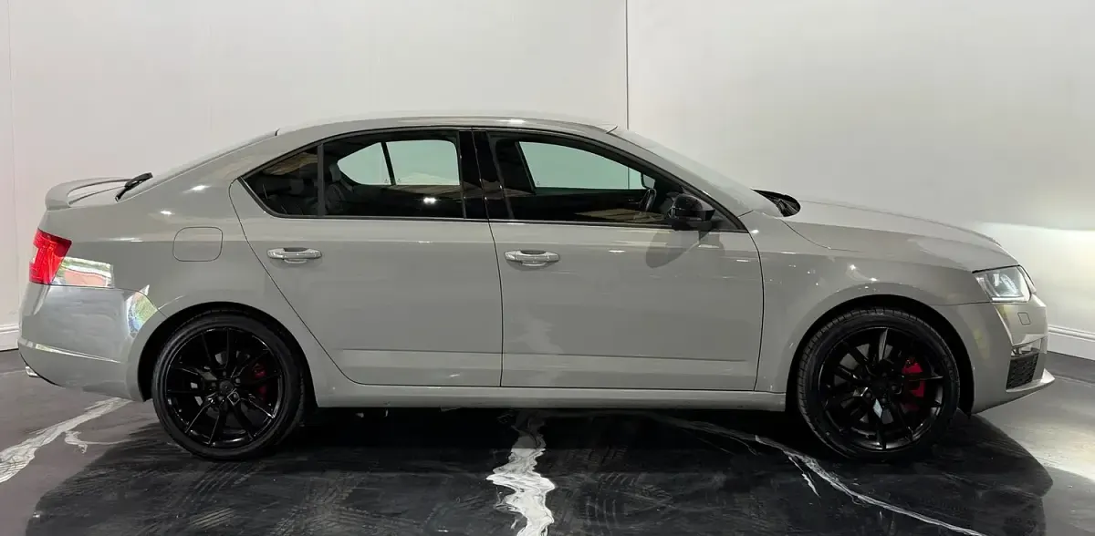 Used Skoda Octavia vRS 220 HP (161 kW) 2014 Grey Estate
