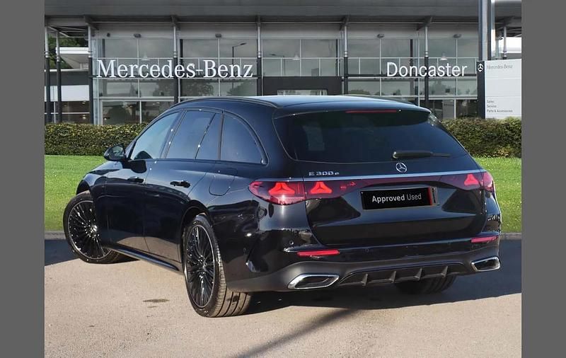 New Mercedes E300 Urban 313 HP (230 kW) 2025 Black Estate