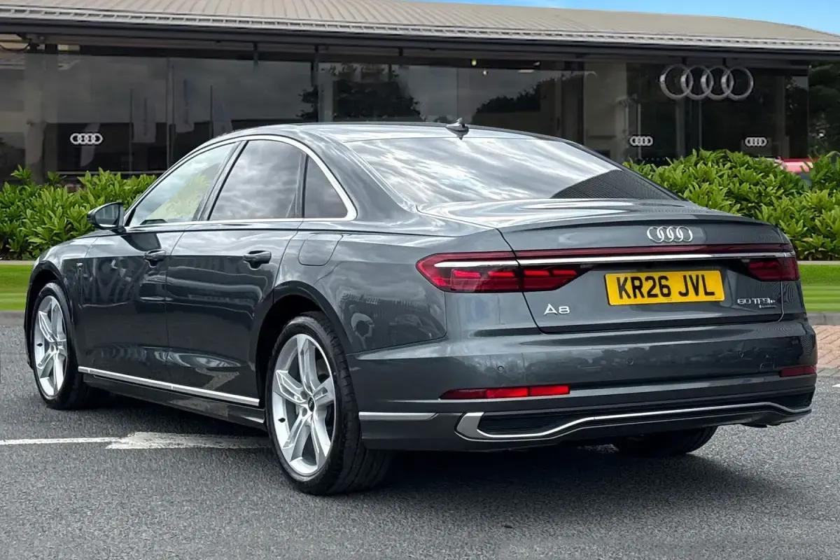 Novo Audi A8 S-Line 462 HP (339 kW) 2026 Cinzento Sedan