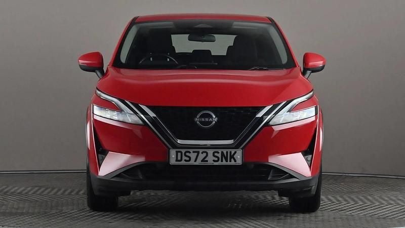 Used Nissan Qashqai Acenta Premium 140 HP (102 kW) 2023 Red SUV