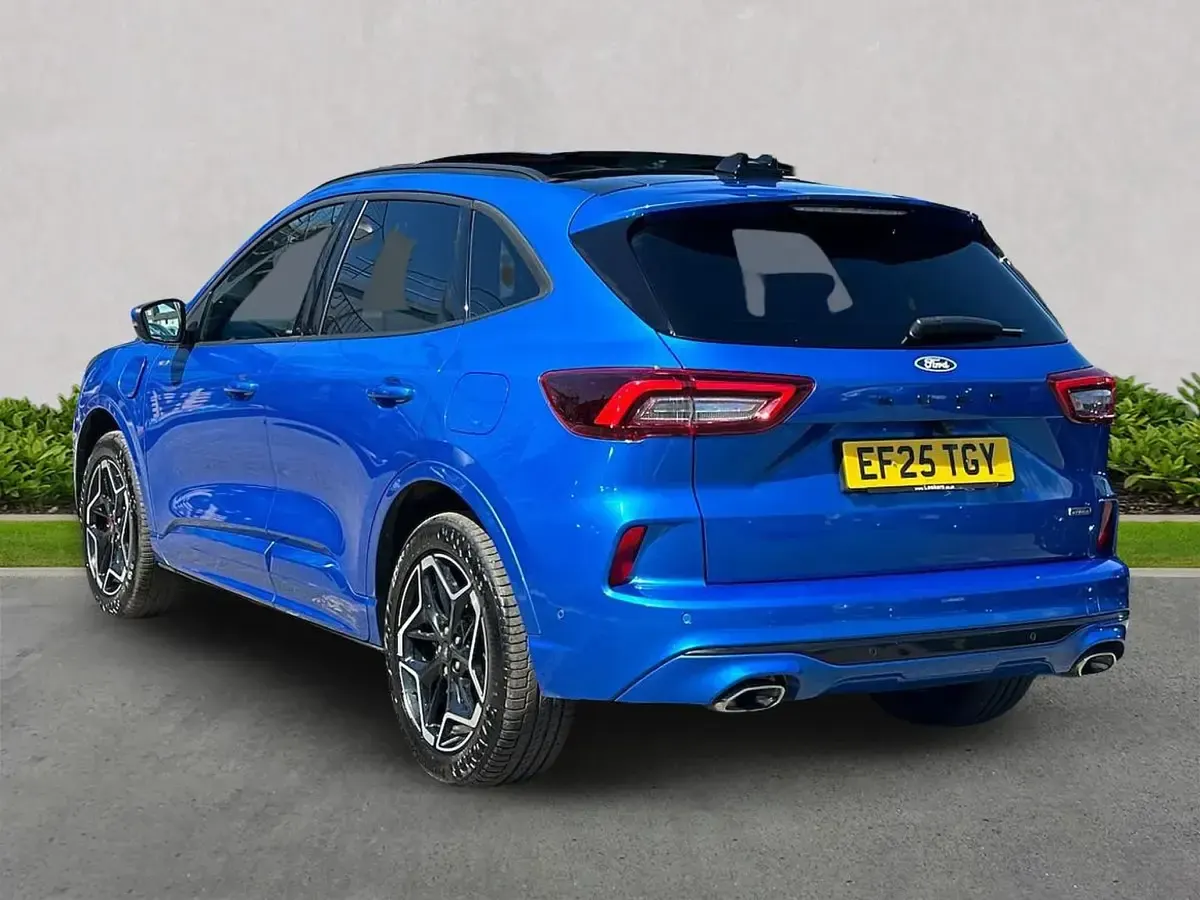 Używany Ford Kuga ST-Line X 243 KM (178 kW) 2025 Niebieski SUV