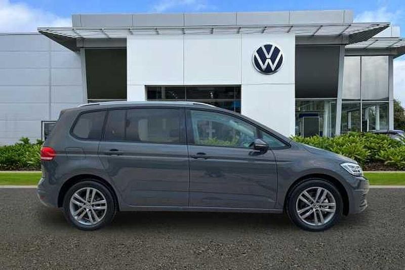 New VW Touran Match 150 HP (110 kW) 2025 Black MPV