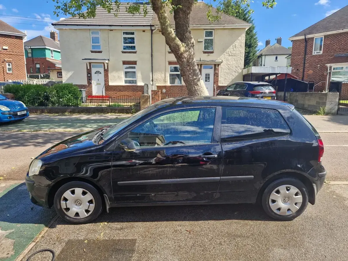 Used VW Polo 55 HP (40 kW) 2005 Black Hatchback