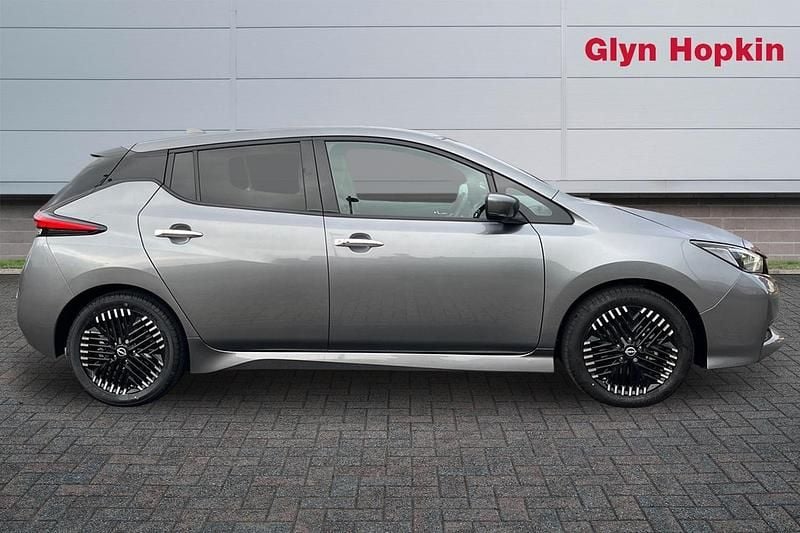 Used Nissan Leaf N-Connecta 110 kW (150 HP) 2022 Grey Hatchback