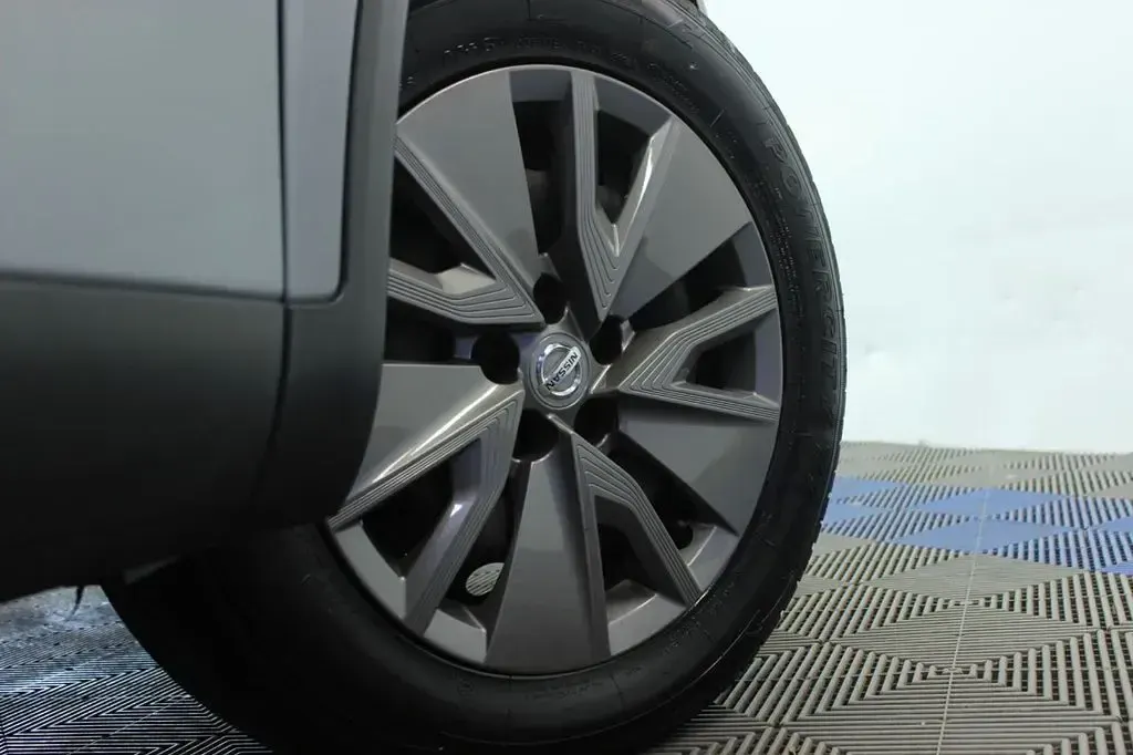 Used Nissan Qashqai S 140 HP (102 kW) 2022 Grey SUV