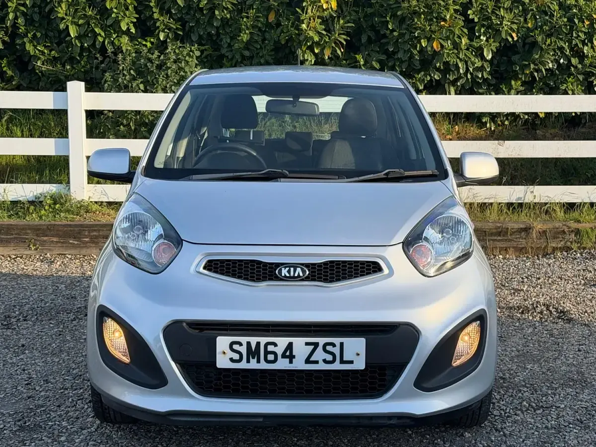 Used Kia Picanto 68 HP (50 kW) 2015 Silver Hatchback