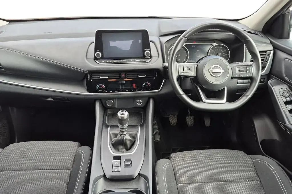 Used Nissan Qashqai Acenta Premium 140 HP (102 kW) 2024 Silver SUV