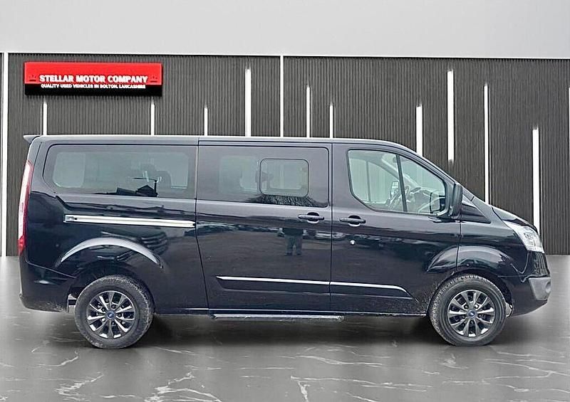 Used Ford Tourneo Limited 125 HP (91 kW) 2015 Silver MPV