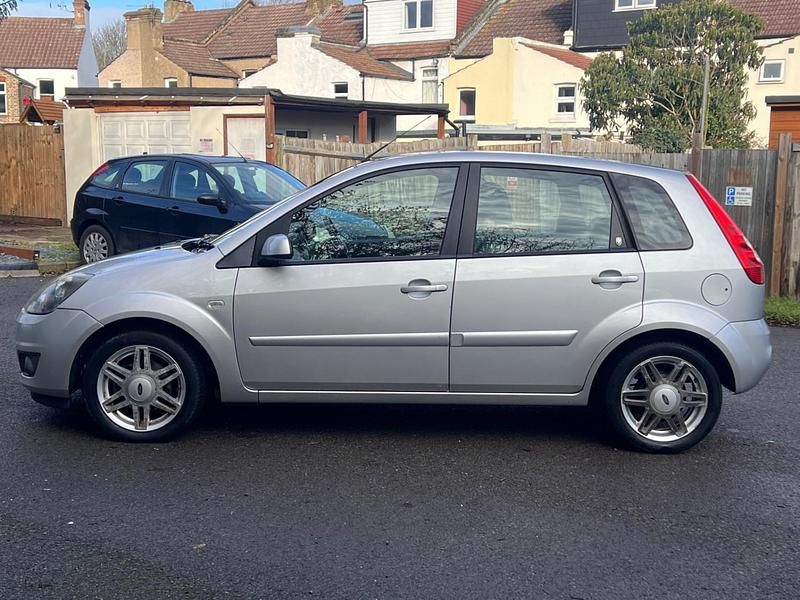 Used Ford Fiesta Ghia 2006 Silver Hatchback