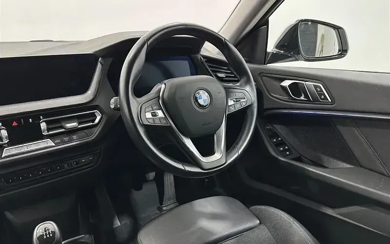 Used BMW 218 Sport Line 136 HP (100 kW) 2022 White Coupe