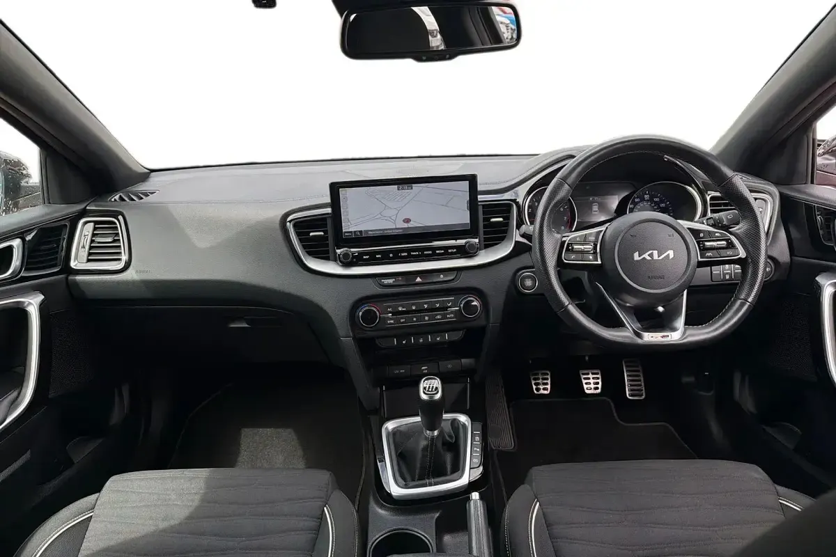 Käytetty Kia Ceed GT-Line 158 HP (116 kW) 2021 Oranssi Viistoperä
