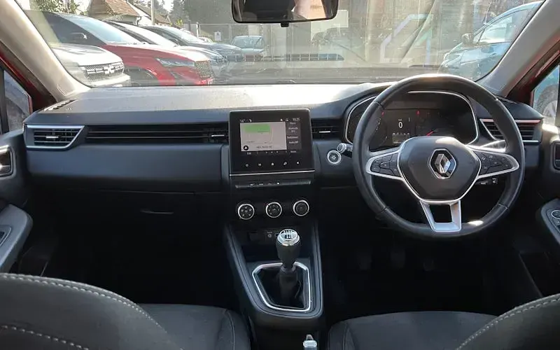 Used Renault Clio Iconic 90 HP (66 kW) 2022 Hatchback