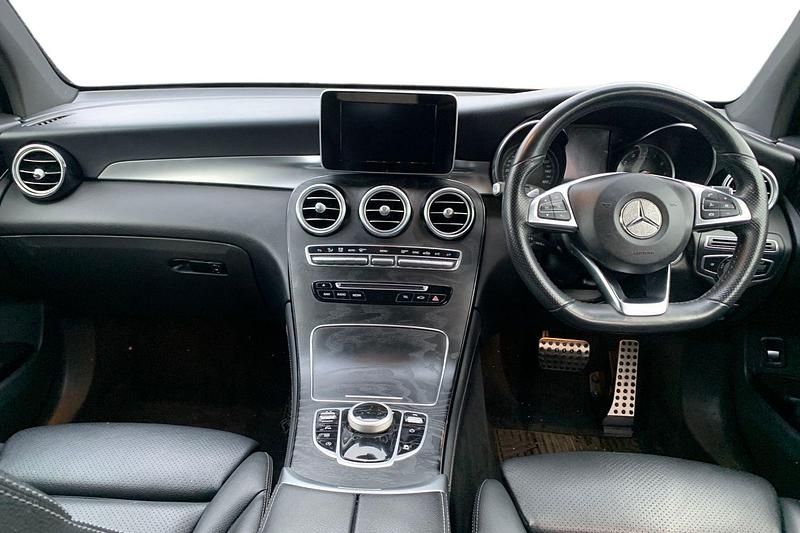 Used Mercedes GLC250 Active 211 HP (155 kW) 2019 Silver Estate