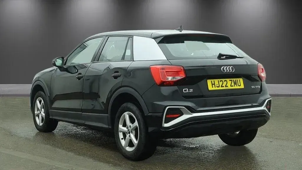 Used Audi Q2 Advanced 110 HP (80 kW) 2022 Black SUV